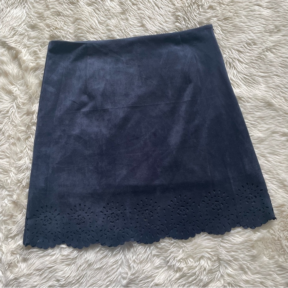 NWT Skies Are Blue Navy Reid Laser Cut Faux Suede Skirt Size Medium